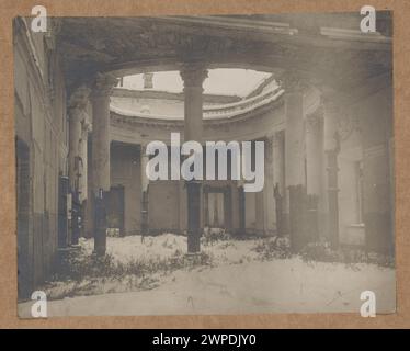 Vista del Castello del Team a Dubno, Ucraina, precedentemente di proprietà della famiglia Lubomirski e associato al maggiore Gebert, fotografato nel 1917. Foto Stock