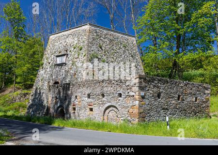 Technisches Denkmal Kalkofen Winterleite, Maxen, Müglitztal, Sachsen, Deutschland *** monumento tecnico del forno Winterleite, Maxen, Müglitztal, Sax Foto Stock