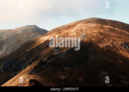 Paesaggio montano nel Parco Nazionale di Tatra in Polonia. Popolare attrazione turistica. Incredibile paesaggio naturale. I migliori luoghi di viaggio famosi. Bellezza naturale Foto Stock