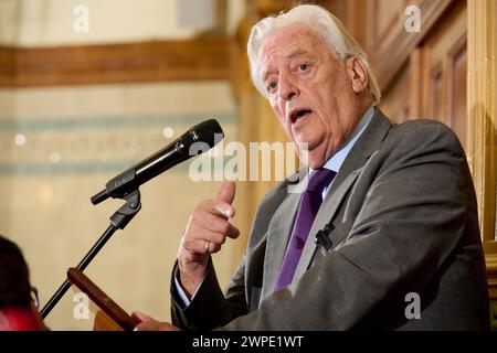 Pranzo letterario Michael Mansfield The Oldie 05-03-24 Foto Stock