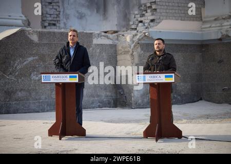 Praesident Wolodymyr Selenskyj empfaengt den griechischen Ministerpraesidenten Kyriakos Mitsotaki am 06.03.2024 a Odessa Praesident Wolodymyr Selenskyj empfaengt den griechischen Ministerpraesidenten Kyriakos Mitsotaki am 06.03.2024 a Odessa. Viaggio di lavoro del Presidente dell'Ucraina nella regione di Odesa foto:Ufficio presidenziale dell'Ucraina via SVEN SIMON Fotoagentur GmbH & Co. Pressefoto KG Prinzess-Luise-Str. 41 45479 M u e l h e i m / R u h r Tel. 0208/9413250 Fax. 0208/9413260 GLS Bank BLZ 430 609 67 KTO. 4030 025 100 IBAN DE75 4306 0967 4030 0251 00 BIC GENODEM1GLS www.svensimon.net Odessa Foto Stock