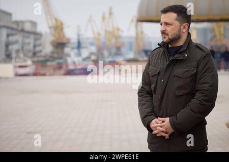 Praesident Wolodymyr Selenskyj empfaengt den griechischen Ministerpraesidenten Kyriakos Mitsotaki am 06.03.2024 a Odessa Praesident Wolodymyr Selenskyj empfaengt den griechischen Ministerpraesidenten Kyriakos Mitsotaki am 06.03.2024 a Odessa. Viaggio di lavoro del Presidente dell'Ucraina nella regione di Odesa foto:Ufficio presidenziale dell'Ucraina via SVEN SIMON Fotoagentur GmbH & Co. Pressefoto KG Prinzess-Luise-Str. 41 45479 M u e l h e i m / R u h r Tel. 0208/9413250 Fax. 0208/9413260 GLS Bank BLZ 430 609 67 KTO. 4030 025 100 IBAN DE75 4306 0967 4030 0251 00 BIC GENODEM1GLS www.svensimon.net Odessa Foto Stock