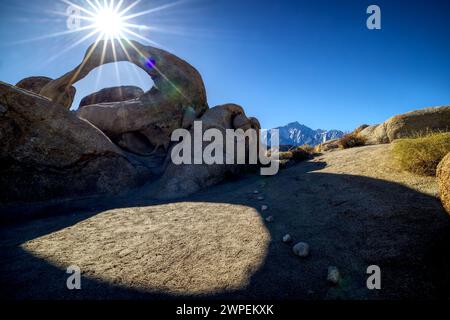 Raggi solari sull'arco di Mobius Foto Stock