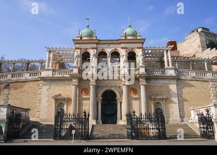 Il Bazar Várkert restaurato, il giardino del castello, il quartiere del castello, Buda, Budapest, Ungheria Foto Stock