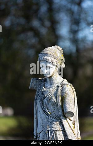 Una statua della dea greca hebe a Mariefred, svezia Foto Stock