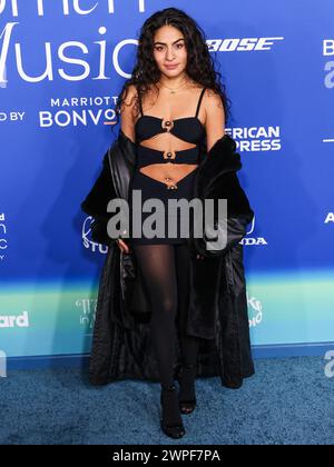 INGLEWOOD, LOS ANGELES, CALIFORNIA, USA - 06 MARZO: Jessie Reyez arriva alla Billboard Women in Music 2024 tenutasi al YouTube Theater al SoFi Stadium il 6 marzo 2024 a Inglewood, Los Angeles, California, Stati Uniti. (Foto di Xavier Collin/Image Press Agency) Foto Stock