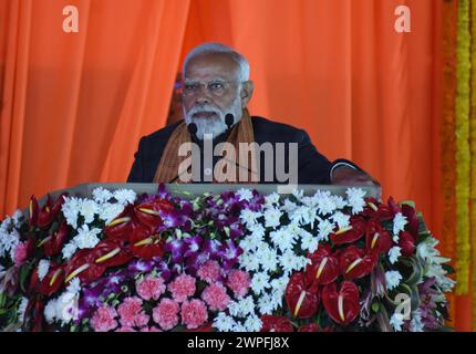 Srinagar, India. 7 marzo 2024. Il primo ministro indiano, Narendra modi, parla durante la sua visita di lavoro a Srinagar per annunciare i 9 Proyects del Ministero del Turismo sotto lo schema Swadesh Darshan e Prashad allo stadio Bakshi. Questa è la prima visita di modi nella regione himalayana dopo l'abrogazione dell'articolo 370. Il 7 marzo 2024 a Srinagar, India. (Immagine di credito: © Firdous Nazir/eyepix via ZUMA Press Wire) SOLO PER USO EDITORIALE! Non per USO commerciale! Foto Stock