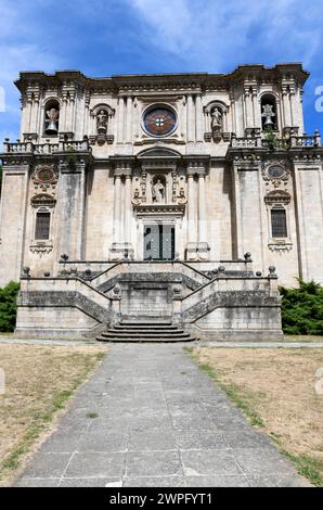 Monasterio de San Julian de Samos (vi-XVIII secolo). Facciata principale, barocca. Samos, Lugo, Galizia, Spagna. Foto Stock