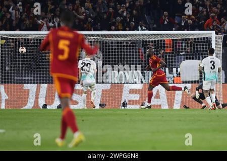 Roma, Italie. 7 marzo 2024. Romelu Lukaku della Roma segna 2-0 gol durante la UEFA Europa League, turno 16, partita di calcio 1° tappa tra AS Roma e Brighton & Hove Albion FC il 7 marzo 2024 allo Stadio Olimpico di Roma, Italia - Photo Federico Proietti/DPPI Credit: DPPI Media/Alamy Live News Foto Stock