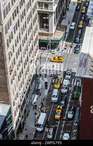 Vista dal 21° piano alla Fifth Avenue, a Manhattan New York Foto Stock