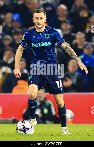 Leeds, Regno Unito. 5 marzo 2024. Ben Wilmot di Stoke City durante la partita del Leeds United FC contro Stoke City FC per il titolo EFL a Elland Road, Leeds, Inghilterra, Regno Unito il 5 marzo 2024 Credit: Every Second Media/Alamy Live News Foto Stock