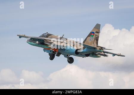 KONYA, TURKIYE - 09 MAGGIO 2023: Azerbaijani Air Force Sukhoi su-25 Frogfoot (25508110631) decollo dall'aeroporto di Konya durante l'Anatolian Eagle Air Force Foto Stock