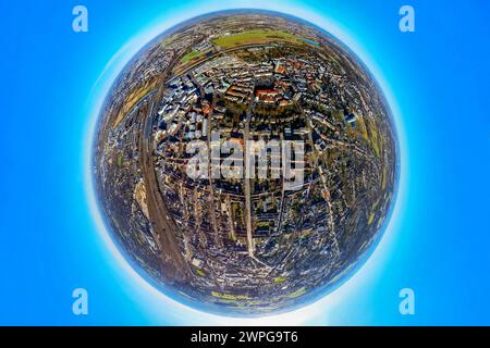 Luftbild, Ortsansicht Wohngebiet Hamm-Süden, Innenstadtansicht City mit Goethestraße, Hauptbahnhof Hbf, Erdkugel, Fisheye Aufnahme, Fischaugen Aufnahme, 360 Grad Aufnahme, piccolo mondo, piccolo pianeta, fisheye Bild, Mitte, Hamm, Ruhrgebiet, Nordrhein-Westfalen, Deutschland ACHTUNGxMINDESTHONORARx60xEURO *** Vista aerea, vista città zona residenziale Hamm sud, vista centro città con Goethestraße, stazione principale, globo terrestre, immagine fisheye, immagine fisheye, immagine fisheye, immagine a 360 gradi, piccolo mondo, piccolo pianeta, immagine fisheye, centro, Hamm, zona della Ruhr, Renania settentrionale-Vestfalia, Germania ACHTUNGxMINDES Foto Stock