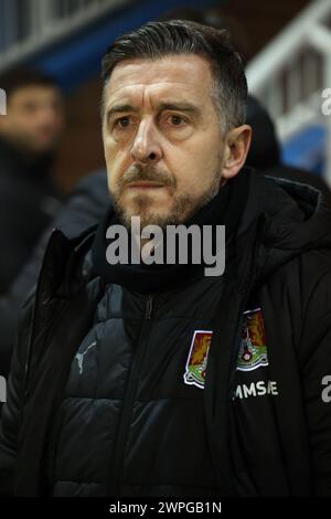 Peterborough, Regno Unito. 5 marzo 2024. Jon Brady (allenatore del Northampton Town) alla partita Peterborough United contro Northampton Town EFL League One, al Weston Homes Stadium di Peterborough, Cambridgeshire, il 5 marzo 2024. Crediti: Paul Marriott/Alamy Live News Foto Stock