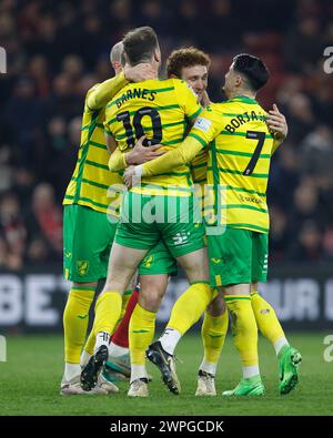 Ashley Barnes di Norwich City festeggia con Josh Sargent e Borja Sainz dopo aver segnato durante la partita del campionato Sky Bet tra Middlesbrough e Norwich City al Riverside Stadium di Middlesbrough mercoledì 6 marzo 2024. (Foto: Mark Fletcher | mi News) crediti: MI News & Sport /Alamy Live News Foto Stock