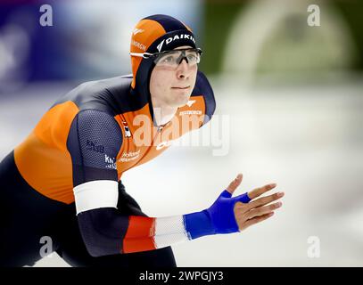 INZELL - Jenning De Boo (NED) durante i 500 metri maschili ai Campionati mondiali di pattinaggio di velocità nella Max Aicher Arena di Inzell, Germania. ANP VINCENT JANNINK Foto Stock