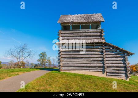 Torre di osservazione e cabina sulla montagna Groundhog sulla Blue Ridge Parkway in Virginia. Foto Stock