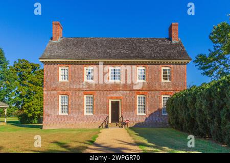 La storica Shirley Plantation, fondata nel 1613, è la più antica piantagione della Virginia ed è stata continuamente occupata dalla sua data di fondazione. Foto Stock