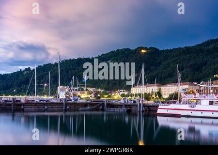 lago Bodensee Lago di Costanza, porto, barche, colonnello Bilgeri comando costruzione caserma Bilgeri Bregenz Bodensee Lago Costanza Vorarlberg Austria Foto Stock