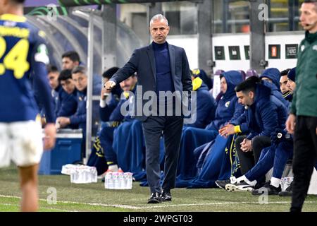 BRUXELLES - l'allenatore del Fenerbahce SK Ismail Kartal durante la gara di UEFA Europa League dei 16 incontri tra R. Union Sint Gillis e Fenerbahce SK allo stadio lotto Park il 7 marzo 2024 a Bruxelles, Belgio. ANP | Hollandse Hoogte | GERRIT VAN COLOGNE Foto Stock