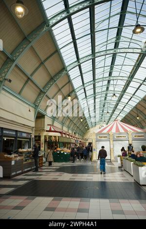 Interno del mercato Grainger nel centro di Newcastle Foto Stock