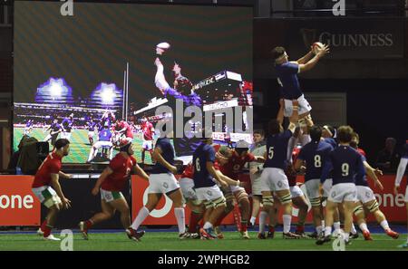 Cardiff, Regno Unito. 7 marzo 2024. Una vista generale di una linea. Partita del campionato U20 sei Nazioni 2024, Galles U20 contro Francia U20 al Cardiff Arms Park di Cardiff giovedì 7 marzo 2024. foto di Andrew Orchard/Andrew Orchard Sports Photography/ Alamy Live News Credit: Andrew Orchard Sports Photography/Alamy Live News Foto Stock