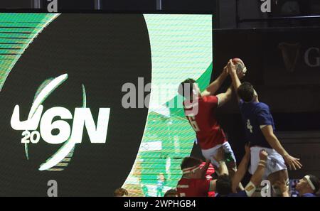 Cardiff, Regno Unito. 7 marzo 2024. Una vista generale di una linea. Partita del campionato U20 sei Nazioni 2024, Galles U20 contro Francia U20 al Cardiff Arms Park di Cardiff giovedì 7 marzo 2024. foto di Andrew Orchard/Andrew Orchard Sports Photography/ Alamy Live News Credit: Andrew Orchard Sports Photography/Alamy Live News Foto Stock