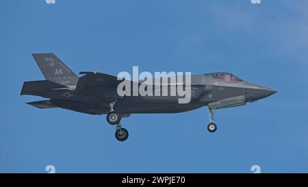 SINGAPORE - 6 MARZO 2024: Caccia stealth F-35A Lightning II dell'USAF del 356th Expeditionary Fighter Squadron (Green Demons) Foto Stock
