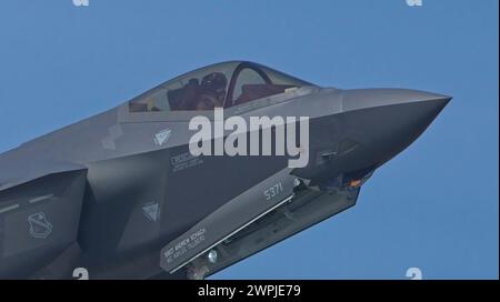 SINGAPORE - 6 MARZO 2024: Caccia stealth F-35A Lightning II dell'USAF del 356th Expeditionary Fighter Squadron (Green Demons) Foto Stock