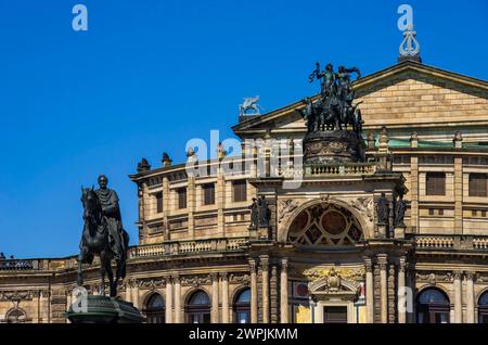 Semperoper Dresden, Sachsen, Deutschland die weltberühmte Semperoper zu Dresden, Sachsen, Deutschland. Semper Opera di Dresda, Sassonia, G. Foto Stock