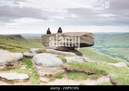 Regno Unito, Derbyshire, gli affioramenti rocciosi di Kinder Scout vicino a Edale. Foto Stock