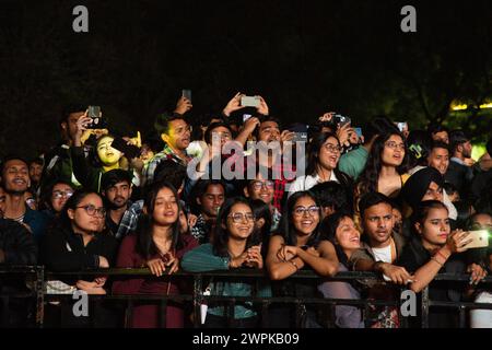 Nuova Delhi, India. 8 marzo 2024. NUOVA DELHI, INDIA - 4 MARZO: La folla si esibisce con il cantante Javed Ali durante un concerto organizzato dal Delhi Tourism presso la Sunder Nursery, il 4 marzo 2024 a nuova Delhi, India. (Foto di Raajessh Kashyap/Hindustan Times/Sipa USA ) crediti: SIPA USA/Alamy Live News Foto Stock