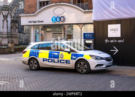 Auto della polizia di Lincolnshire parcheggiata a High Street, Lincoln City, Lincolnshire, Inghilterra, Regno Unito Foto Stock