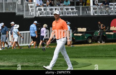 Orlando, Stati Uniti. 7 marzo 2024. Wyndham Clark degli Stati Uniti cammina sulla nona buca durante il primo round dell'Arnold Palmer Invitational presentato da Mastercard all'Arnold Palmer Bay Hill Golf Course di Orlando, Florida. Credito: SOPA Images Limited/Alamy Live News Foto Stock