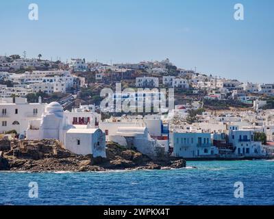 Vista verso la Chiesa di Panagia Paraportiani, Chora, Mykonos Town, Mykonos Island, Cyclades, isole greche, Grecia, Europa Copyright: KarolxKozlows Foto Stock