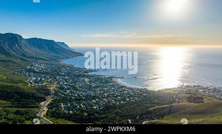 Aerial of the Twelve Apostles and Camps Bay, Cape Town, Cape Peninsula, Sudafrica, Africa Foto Stock