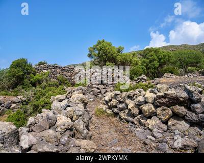 Rovine di antichi insediamenti, isola di Nisiros, Dodecaneso, isole greche, Grecia, Europa Foto Stock