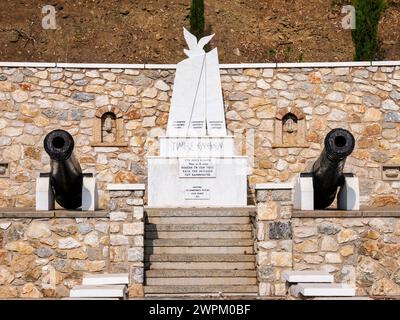 Kinaro Island War Memorial, Lakki Town, Leros Island, Dodecaneso, Isole greche, Grecia, Europa Foto Stock