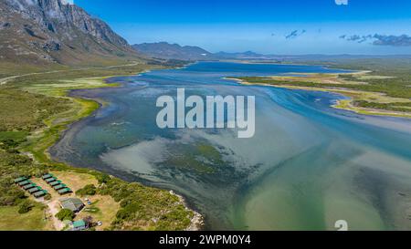 Aerial of the Klein River Lagoon, Hermanus, Western Cape Province, Sudafrica, Africa Copyright: MichaelxRunkel 1184-9988 Foto Stock