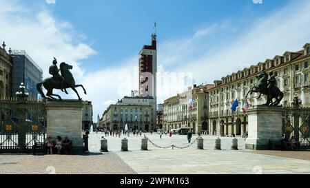 Vista di Piazza Castello dall'interno del Palazzo reale di Torino, uno storico palazzo di Casa Savoia, Torino, Piemonte, Italia, Europa Foto Stock