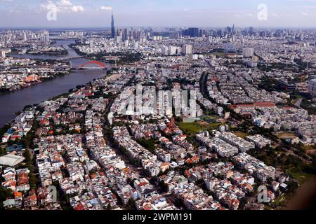 Vista aerea della città di ho chi Minh e del fiume Saigon, ho chi Minh, Vietnam, Indocina, Sud-est asiatico, Asia. Foto Stock