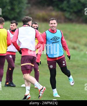 Oriam Sports Centre Edinburgh.Scotland.UK. 9 marzo 24 HeartsTraining Session for Scottish Cup Tie vs Morton Barrie McKay of Hearts durante la sessione crediti: eric mccowat/Alamy Live News Foto Stock