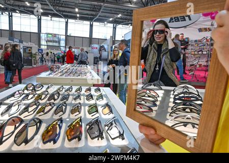 Brno, Repubblica Ceca. 8 marzo 2024. La fiera internazionale per l'ottica oculare, l'optometria e l'oftalmologia inizia a Brno, Repubblica Ceca, 8 marzo 2024. Crediti: Vaclav Salek/CTK Photo/Alamy Live News Foto Stock