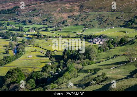 Village of Muker and the River Swale da Kisdon Hill, Swaledale, Yorkshire Dales National Park, Yorkshire, Inghilterra, Regno Unito, Europa Copyright: Foto Stock