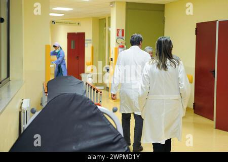 Ospedali e medici, pronto soccorso e ambulanza Sanità Foto Stock