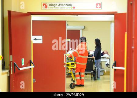 Ospedali e medici, pronto soccorso e ambulanza Sanità Foto Stock