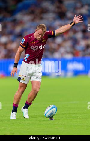 Sydney, Australia. 8 marzo 2024. Sam Gilbert degli Highlanders calcia in porta durante il Super Rugby Pacific 2024 Rd3 match tra Waratahs e Highlanders all'Allianz Stadium il 9 marzo 2024 a Sydney, Australia Credit: IOIO IMAGES/Alamy Live News Foto Stock