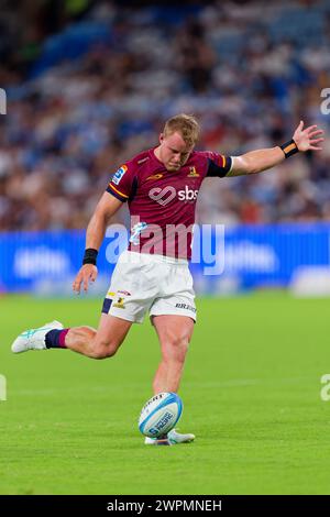 Sydney, Australia. 8 marzo 2024. Sam Gilbert degli Highlanders calcia in porta durante il Super Rugby Pacific 2024 Rd3 match tra Waratahs e Highlanders all'Allianz Stadium il 9 marzo 2024 a Sydney, Australia Credit: IOIO IMAGES/Alamy Live News Foto Stock