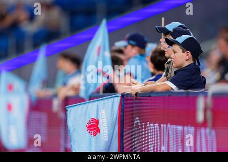 Sydney, Australia. 8 marzo 2024. I funs dei Waratahs mostrano il loro sostegno durante il Super Rugby Pacific 2024 Rd3 match tra i Waratahs e gli Highlanders all'Allianz Stadium l'8 marzo 2024 a Sydney, Australia Credit: IOIO IMAGES/Alamy Live News Foto Stock