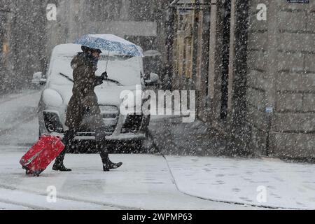 Neve in città con disagi/neve in città Foto Stock